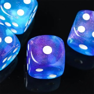 ZESTAW 2 KOSTEK K6 RPG KOŚĆ SZEŚCIOŚCIENNA KSIĘŻYCOWA MGŁA 1,6 CM