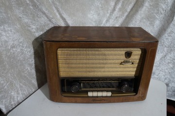 ЛАМПОВОЕ РАДИО GRUNDIG 1042