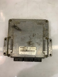 фото thumb №1, Бортовий комп'ютер двигуна renault 0281010483 8200039569