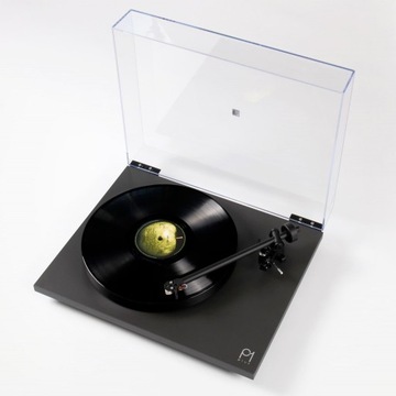 Rega Planar 1 Plus (матовый черный) / P1 Plus — 2021 г.