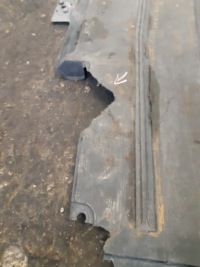 Audi a4 b8 a5 накладка плита пол подвеска правая Недорого, фото thumb