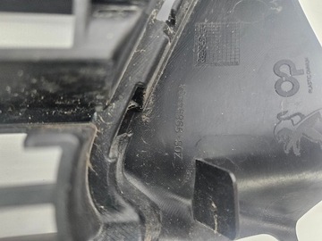 фото thumb №12, Peugeot 308 ii t9 рестайлинг 2017 - решётка средняя бампера перед радар