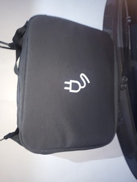 фото thumb №1, Зарядное устройство настенная зарядная станция audi e-tron полный набор