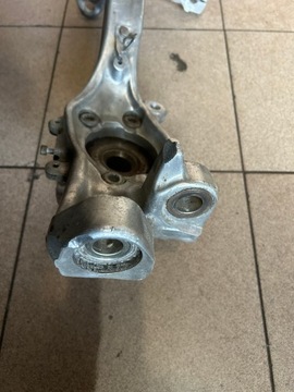 фото thumb №12, Поворотный кулак ступица большая правая перед audi a6 c6 оригинал красивая