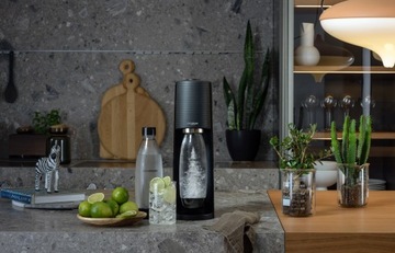 Газированная поток Terra Black + Color Bottles 3 x 1L