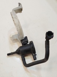 фото thumb №1, Клапан давления mercedes w205 a0014760532