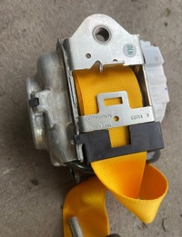 фото thumb №6, Ferrari roma f169 pas безопасности переднее f175 23437 80584 жёлтый