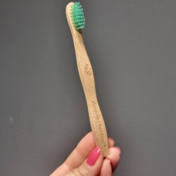 Бамбуковая зубная щетка Absolute Bamboo, зеленая, британский дизайн