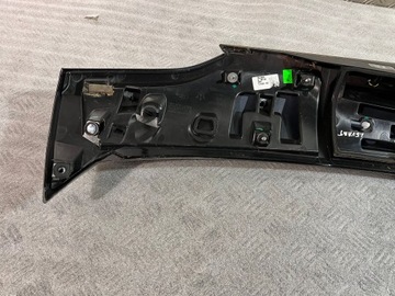 фото thumb №10, Maserati levante 2020 обшивка / оббивка задньої кришки багажника