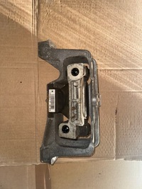 фото thumb №1, Mercedes кронштейн подушка a2462402517