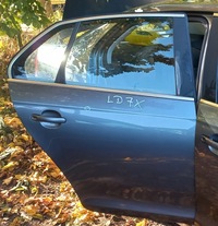 фото thumb №1, Двері задні праве vw jetta v ld7x