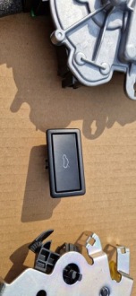 фото thumb №4, Замок доводчик кришки циліндр passat b8 sedan комплект