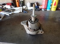 фото thumb №1, Opel astra h iii - кронштейн подушка двигуна 24427641