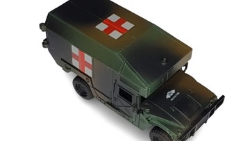 Военный автомобиль Hummer, камуфляж скорой помощи A