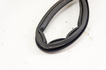 JU038 Уплотнитель капота Opel Corsa F