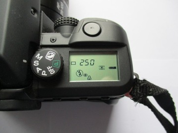 Minolta Dynax 60 + AF Zoom 28–100 мм 1:3,5–5,6 D