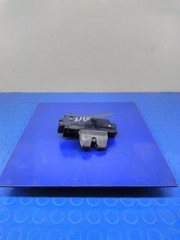 фото thumb №1, Peugeot 307 замок крышки багажника 9633089280