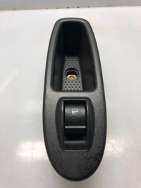 фото thumb №1, Панель перемикач вікон fiat 500l