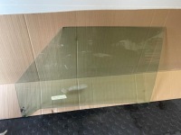 фото thumb №1, Скло бічна ліва do mercedes r107