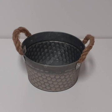 Металлическая крышка 16х9см.