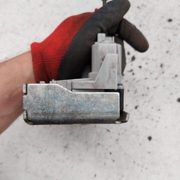 фото thumb №12, Lancia delta замок двері праві зад 4pin