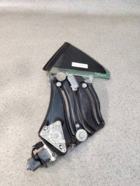 фото thumb №1, Підйомник скло лівий задня задній mercedes slk r172 w172 a1726700103