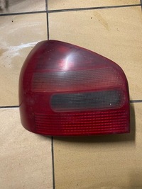 фото thumb №1, Audi a3 8l лампа задняя левая оригинал+ вкладыш ламповый