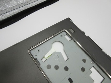 Верхняя часть упора для рук Dell Vostro 3560