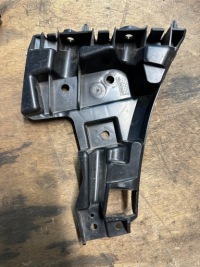 фото thumb №1, Volvo v60 i ii lift направляющая крепление бампера левый перед 31425463