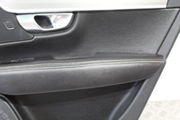 фото thumb №2, Обшивка дверь правый задняя шторка volvo v90 r-design