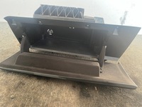 фото thumb №11, Bmw x1 f48 lci lift 19r 2.0 d бардачок пасажира перед правий передній оригінал