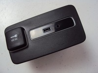 фото thumb №1, Разъём aux usb alfa romeo giulia 2015-