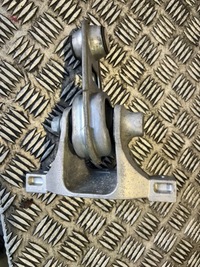 фото thumb №1, Renault kadjar кронштейн подушка двигуна 112383734r