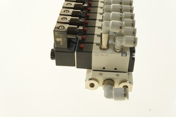 Wyspa 12 zaworowa AIRTAC Seria 100 5/2 - 1/8 - 12 V - 24V - 230 V