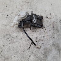 фото thumb №1, Замок крышки багажника задняя mazda 3