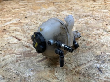 фото thumb №7, Бак расширительный bmw g30 g31 g11 g12 8610654