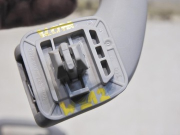 фото thumb №3, Ручка тримач стеля зад mercedes w212 a2048100151