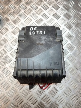 фото thumb №1, Рамка / модуль запобіжників volkswagen passat b6 3c0937125