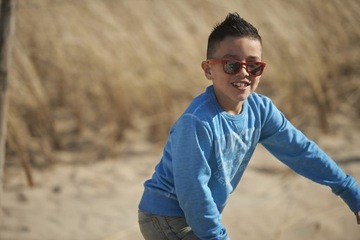 Детские солнцезащитные очки Real Shades Surf — неоново-розовые, 4–6 лет