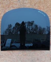 фото thumb №1, Tesla модель y 20- стекло крышки багажника зад задняя тёмное оригинальный номер