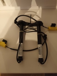 фото thumb №1, Mercedes cla 118 петля капот amg патрон капот защита pieszego оригинал