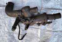 фото thumb №1, Корпус термостата citroen c5 iii x7 2.0 hdi 9656182980