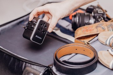 Дорожный адаптер Verbatim UTA-04 глобальный-глобальный 3xUSB 2xUSB-C PD QC