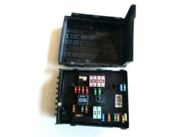 фото thumb №5, Коробка запобіжників vw touran tdi 1k0937125a