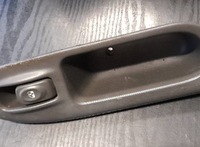 фото thumb №1, Переключатель окон правый перед