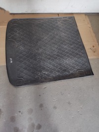 фото thumb №1, Audi a4 b9 kombi резиновый элемент мат багажника