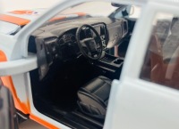 Chevy Silverado 1500 LT Z71 Crew Cab GULF Livery модель 1:27 Motormax 79666