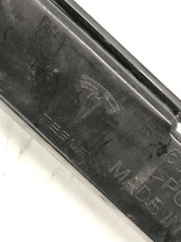 фото thumb №8, Tesla s напрямна бампера задня середній 6007724-00-d