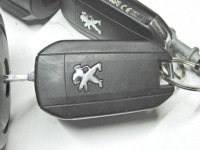 Peugeot 308 2 t9 13-17 замок запалювання 9663123380 ключі вкладка кришка комплект Недорого, фото thumb