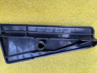 Mercedes-benz e w124 1990 захист напрямна передній сидіння водія niebieska в Україні, фото thumb